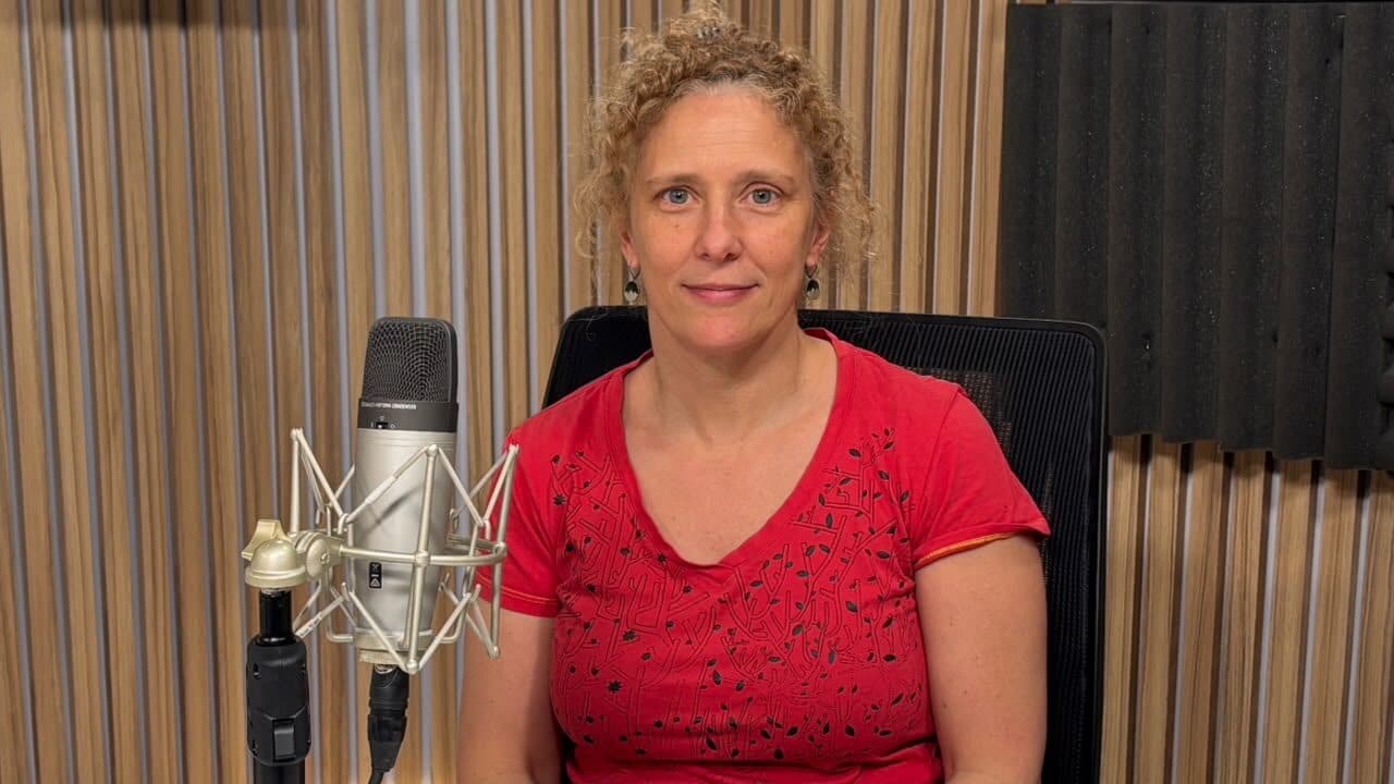 #TV2Stream Entrevista a Natalia Eva Ader – Profesora del Julio Verne